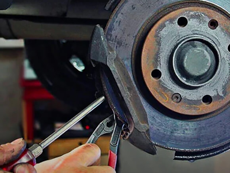 Mantenimiento y mantenimiento de máquinas.